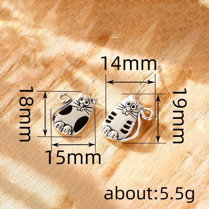 European and American cute animal earrings, retro oil cat earrings, fashion and creative funny accessories women