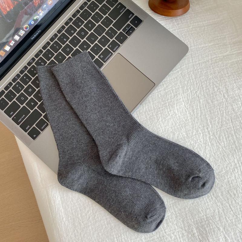 Women's Pure Cotton Mid-Calf Socks - Breathable, Sweat-Absorbing, Odor-Resistant, Thin and Long for Spring, Summer, and Autumn JK Style.