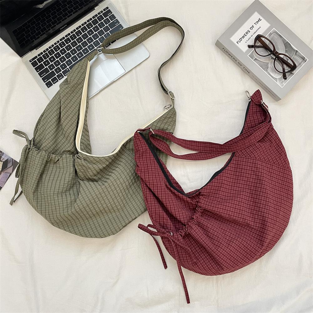 Lazy Wind Croissant Bag Large Capacity Pleated Nylon Plaid Bag Commuter Shoulder Canvas Bag
