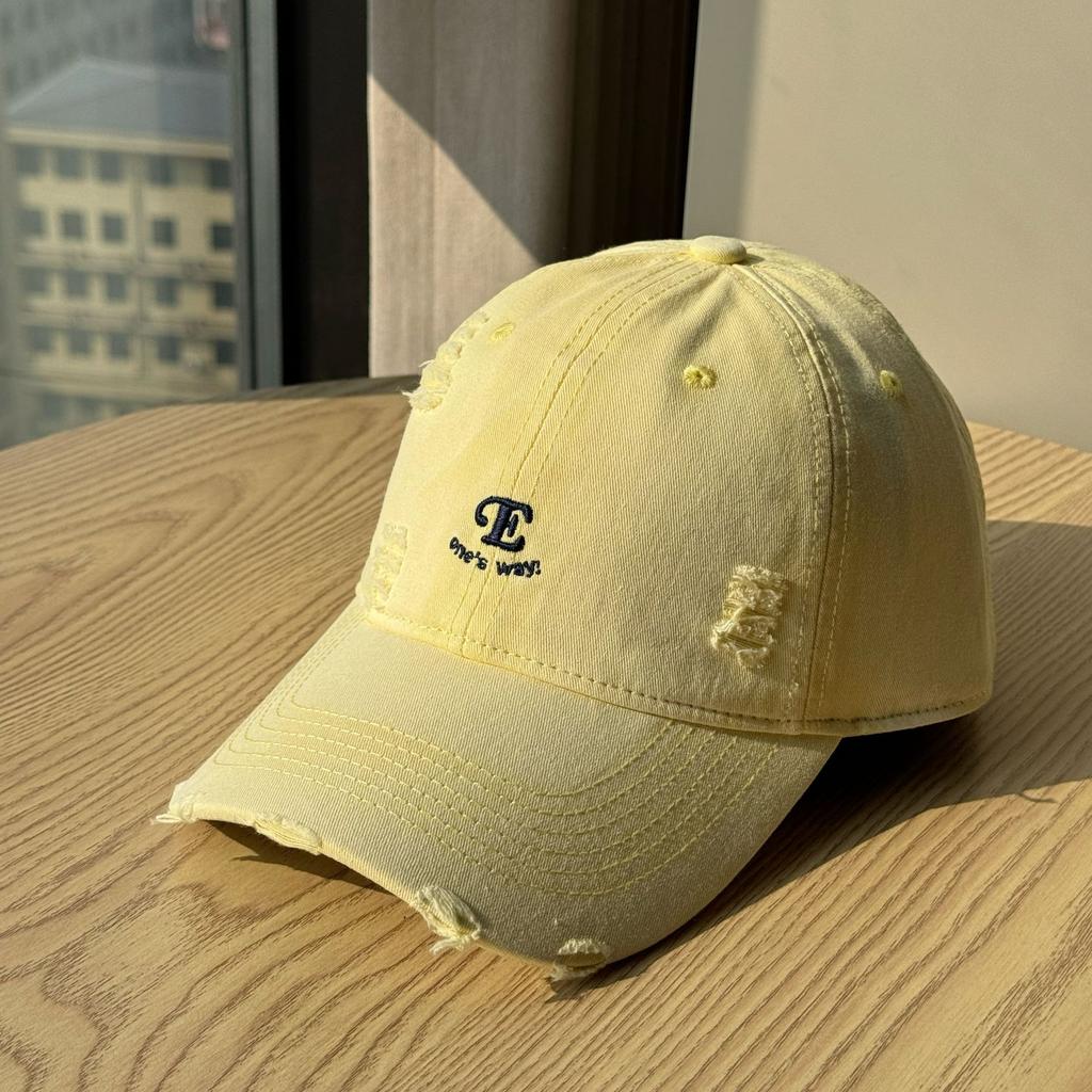 Burgundy Frayed Vintage Embroidered Baseball Cap for Couples, New Spring/summer/autumn Versatile Large-brimmed Age-reducing Cap