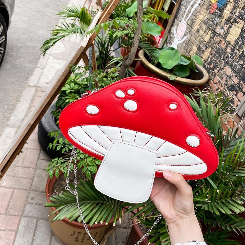 

Cute mushroom bag 2025 new personality cartoon bag trendy fashion chain contrasting color splicing shoulder bag красный