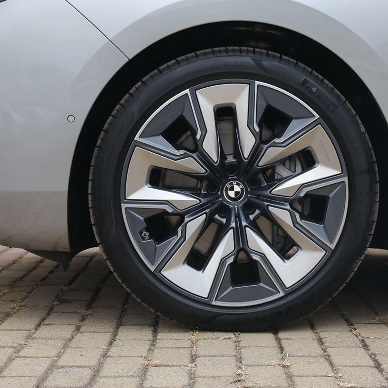 Car Wheel Center Hub Sticker Emblem Accessories For BMW X1 X2 X3 X5 X4 X6 X7 G30 G20 G32 G11 G12 F40 F30 F20 F10 F34 F07 F44 F45 RL2