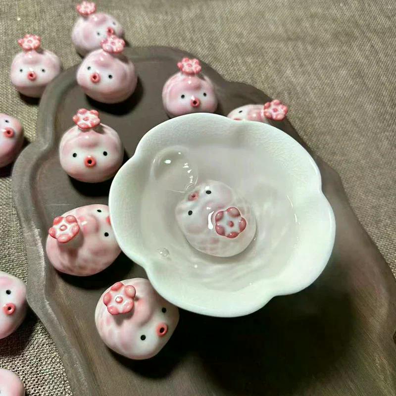 Ceramic Fish Statue Tea Pet Little Fish Spit Bubbles Under Cup Bottom Pink Bubble-Spitting Piggy Ornament Water Cups Decor Gift