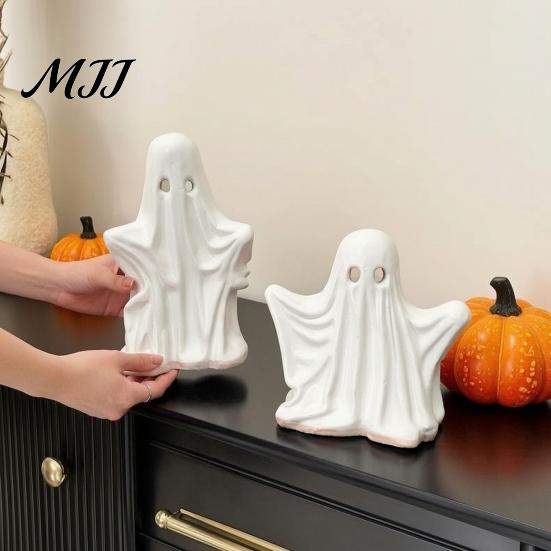 Halloween Ghost Decor Figurine, Spooky Cute Statue, Retro White Decorative Fireplace Accents Ornament for Home Tabletop Party Decorations Unique Gift