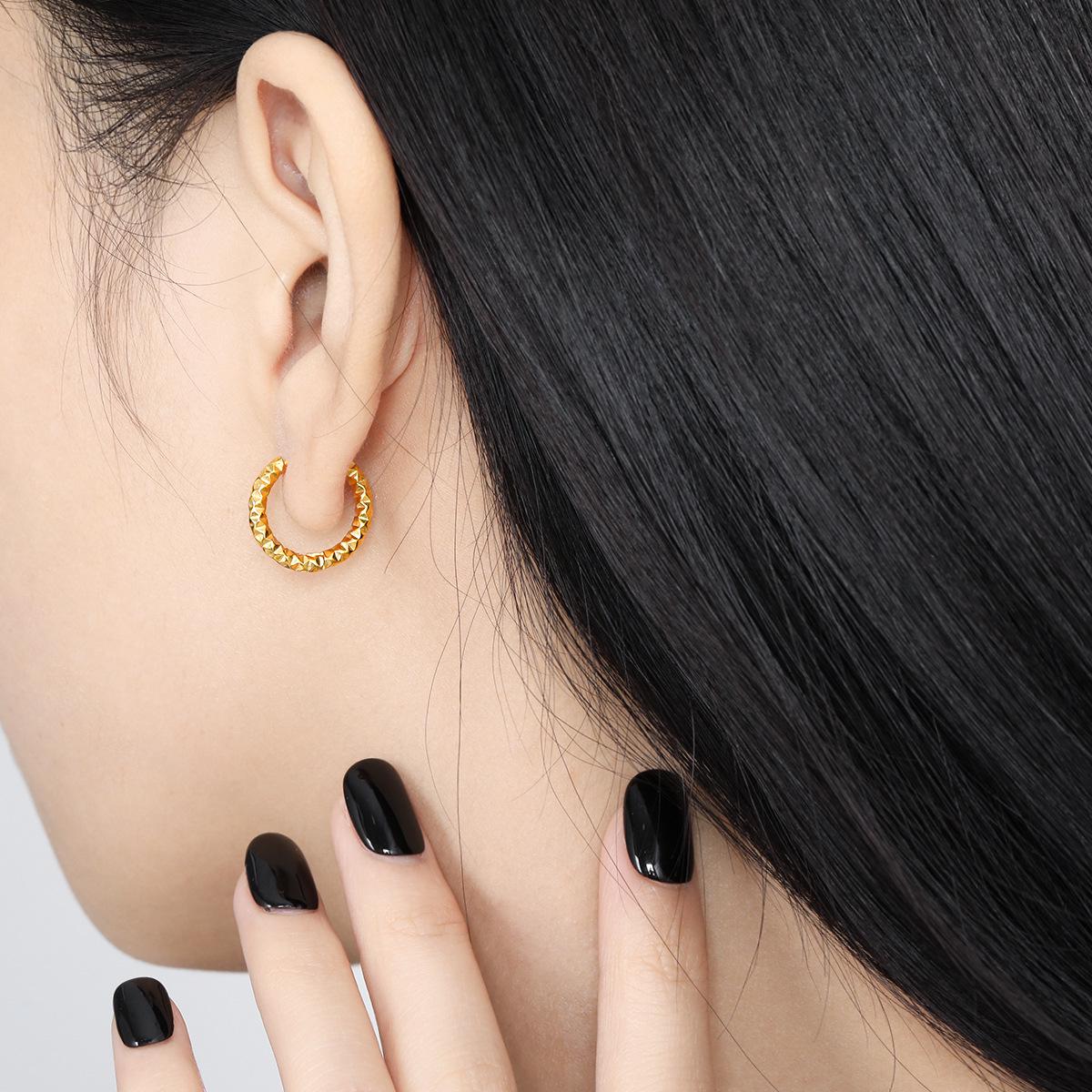 

Серебристые титановые каффы в корейском стиле с узором аргайл и звездным небом