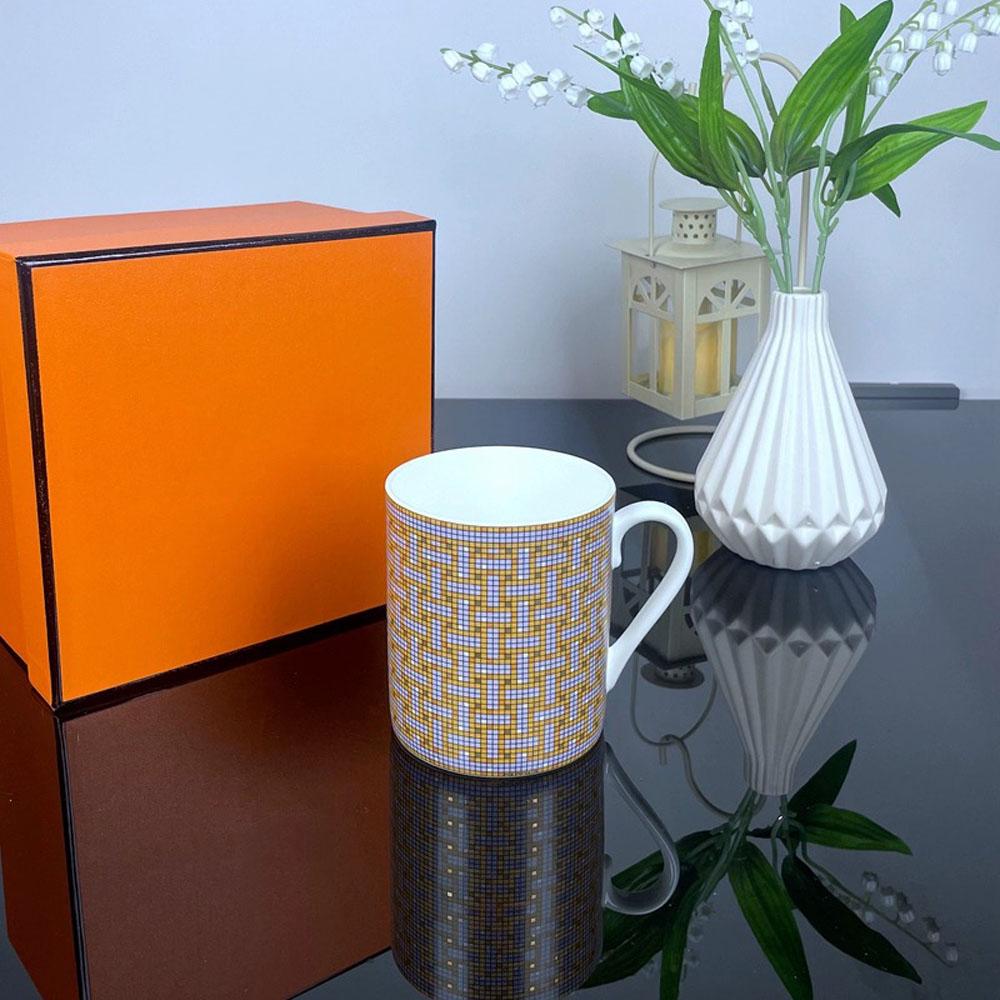 Europäischer Leichter Luxus Fortschrittliches Knochenporzellan Tasse Becher Becher Exquisite Nachmittagstee Hochwertige Tasse Wasserbecher Kaffeetasse Weihnachtsgeschenke