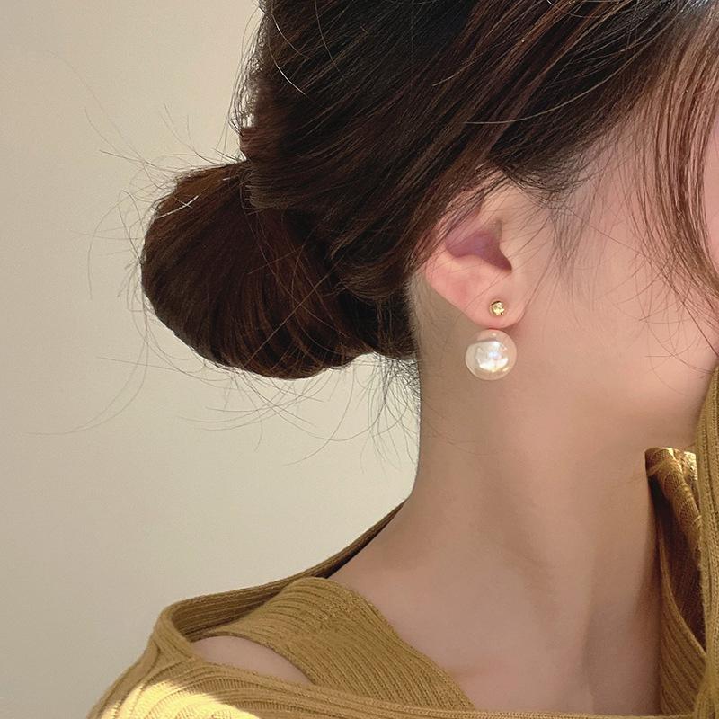 

Gold-Plated Silver Pearl Earrings: Minimalist Studs for Women