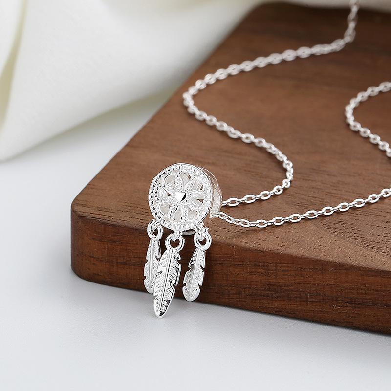 

Новая цепочка с кисточками на ключицу, корейская версия, легкий роскошный дизайн, модный темперамент, универсальное ожерелье с кисточками и перьями