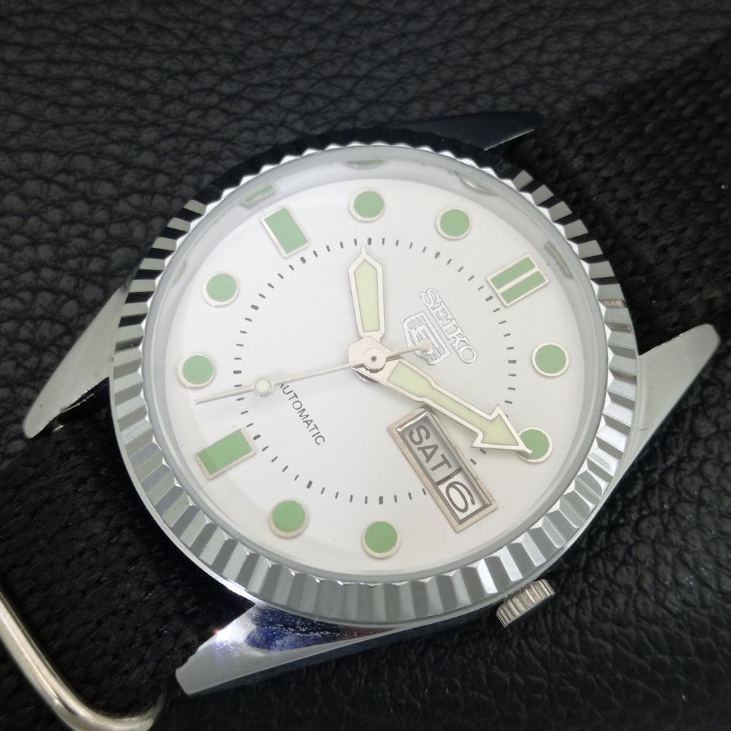 VINTAGE SEIKO 5 AUTOMATIC REFURBISHED JAPAN MENS WHITE DIAL WATCH a444269-1