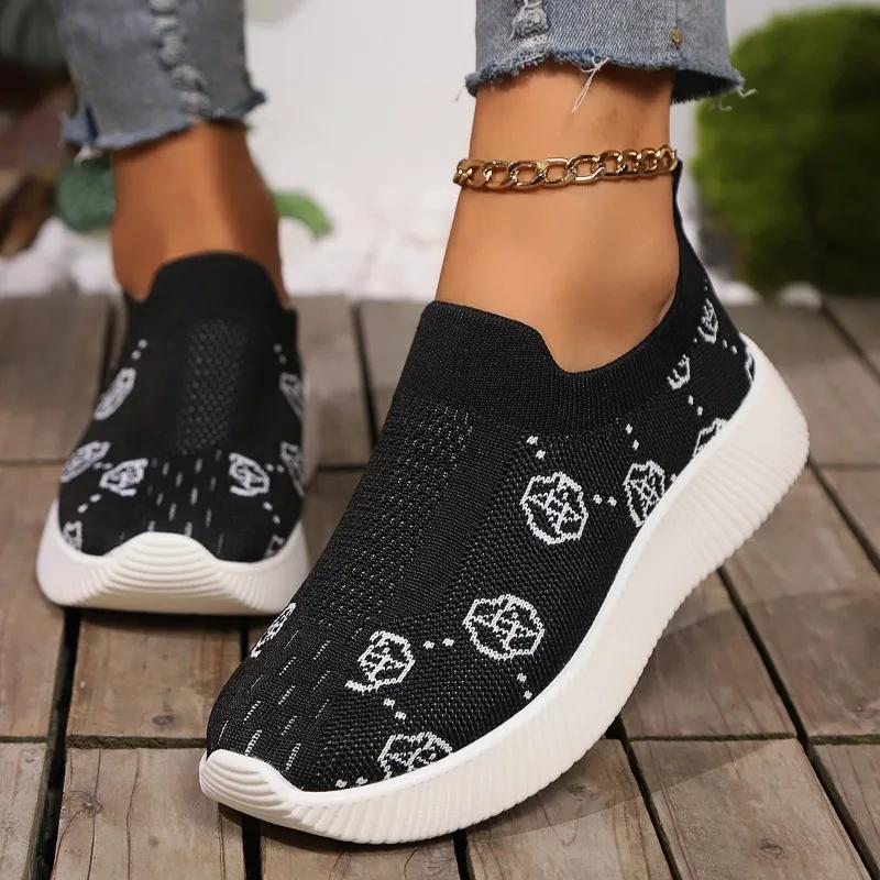 Fashion Women's Casual Shoes Round Toe Flying Mesh One Kick Large Size Shoes Women Leisure Breathable All-match 2025 Zapatillas De Mujer