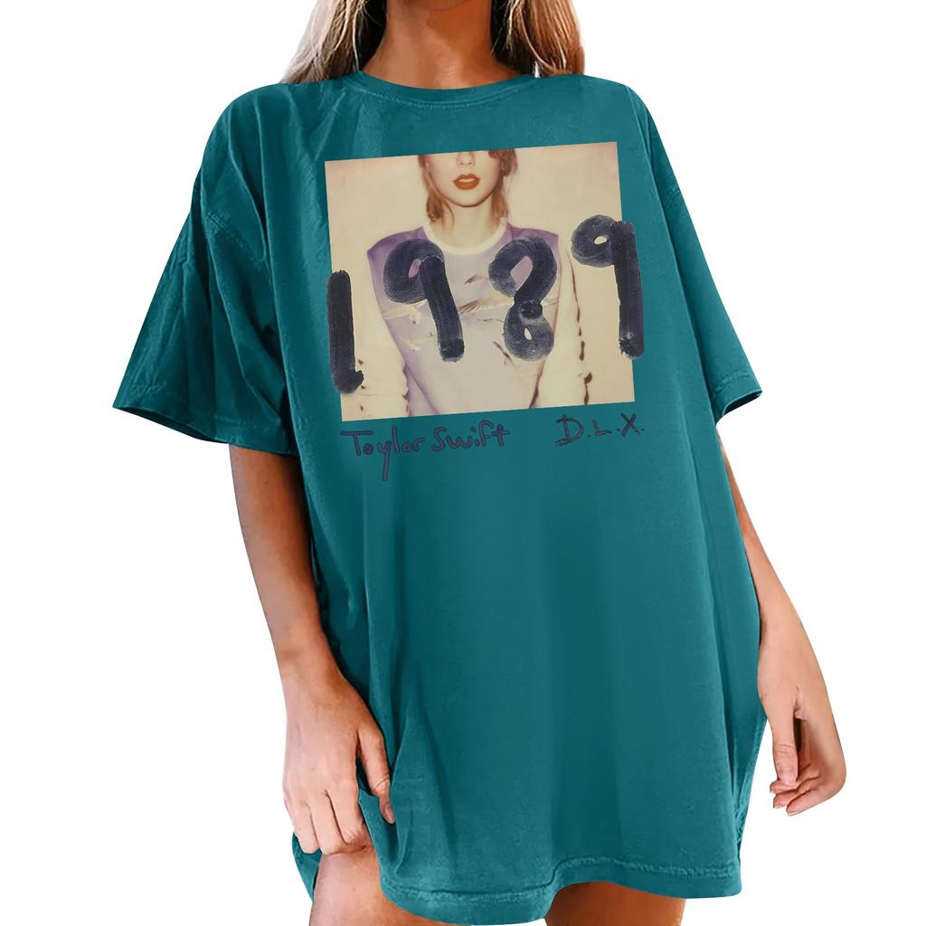 Trendy Oversized Graphic Tee for Women, Vintage 1989 Print, Casual Loose Fit T-Shirt, Comfortable and Stylish Top