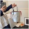 Mini Handbag With Flower Pendant Women's 2025 New Fashion Mobile Phone Bag High-end Small Exquisite Crossbody Bucket Bag