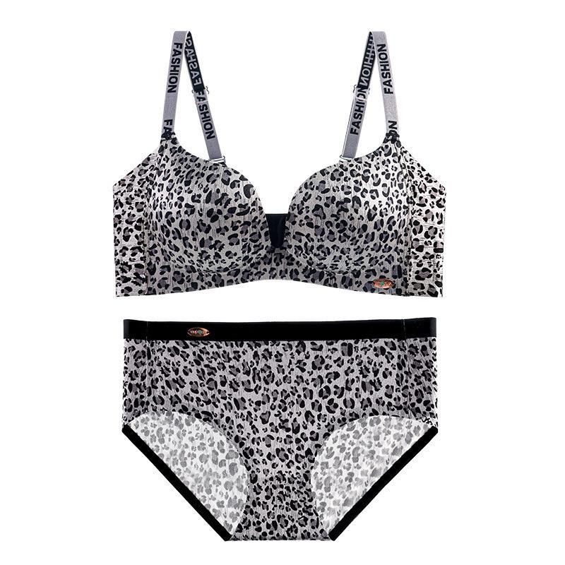 Women's Sexy Leopard Print Push-Up Wirefree Lingerie Set - Adjustable for Comfort 