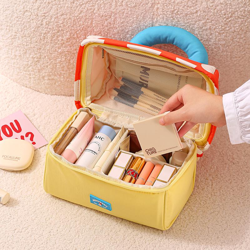 Niedliche Cartoon-Pilz Make-up-Tasche - Damen Große Kapazität Tragbare Oxford-Stoff Handheld Aufbewahrungstasche