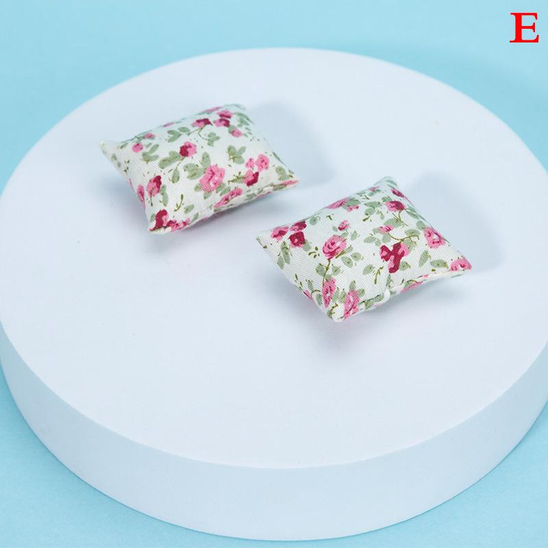 2Pcs 1:12 Dollhouse Mini Furniture Cloth Sofa Pillow Doll House Home Furnishings