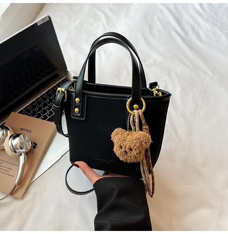 

Niche texture bucket bag women s 2025 new fashion retro handbag high-end sense versatile single shoulder messenger bag tide чёрный