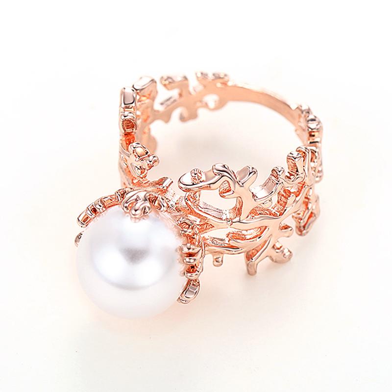 Huitan Aesthetic Big Imitation Pearl Women Rings Temperament Elegant Female Accessories for Party Exquisite Gift Trendy