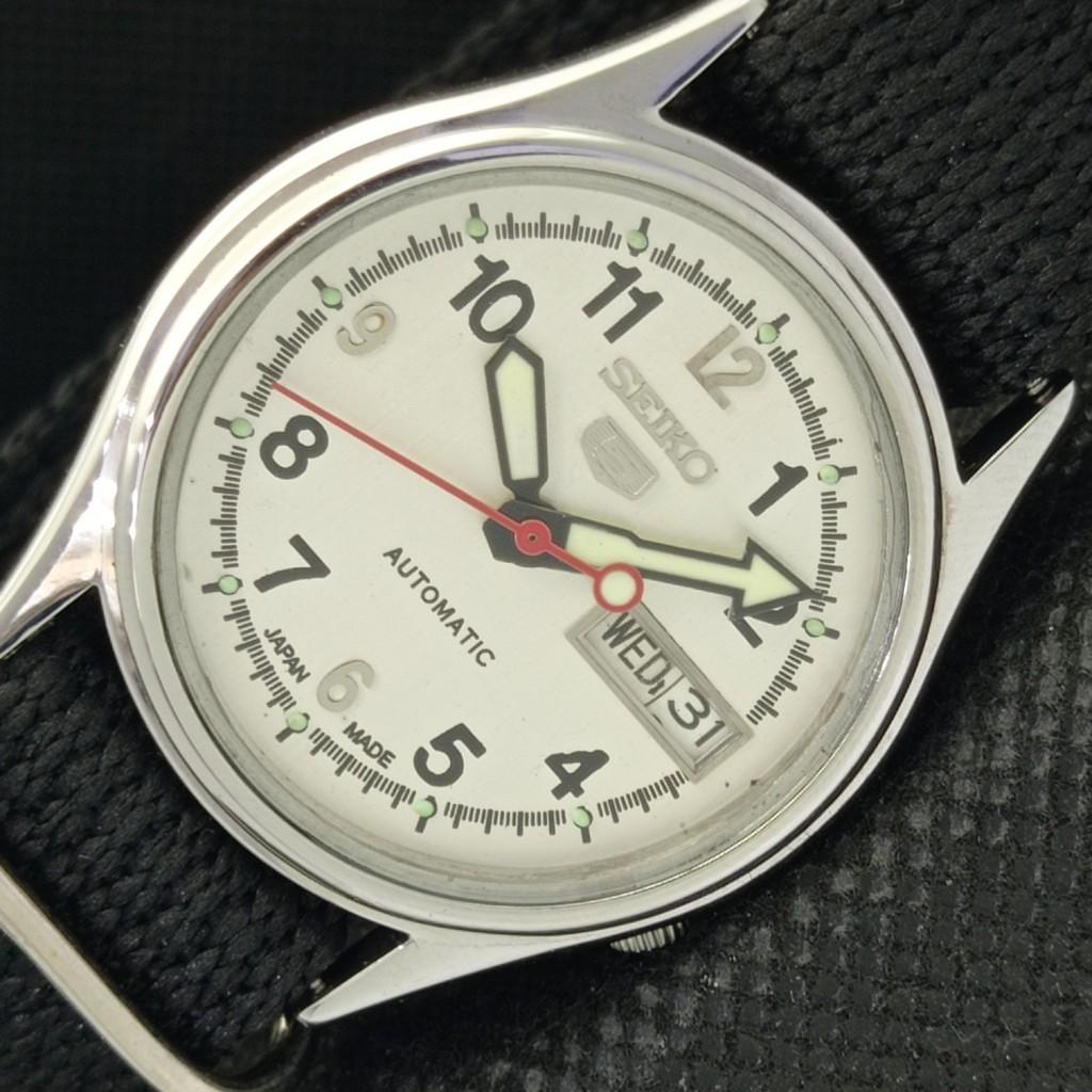 

Б/У винтажные мужские часы SEIKO 5 AUTOMATIC 7S26A JAPAN D/D WHITE WATCH 594a-a311676-9 SKU594a-a311676
