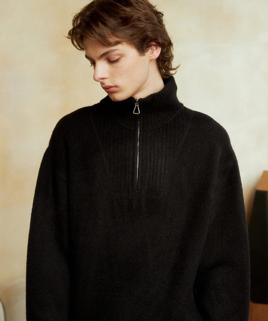 DTHIRTYONE Half-Zip Turtleneck Sweater (Black)