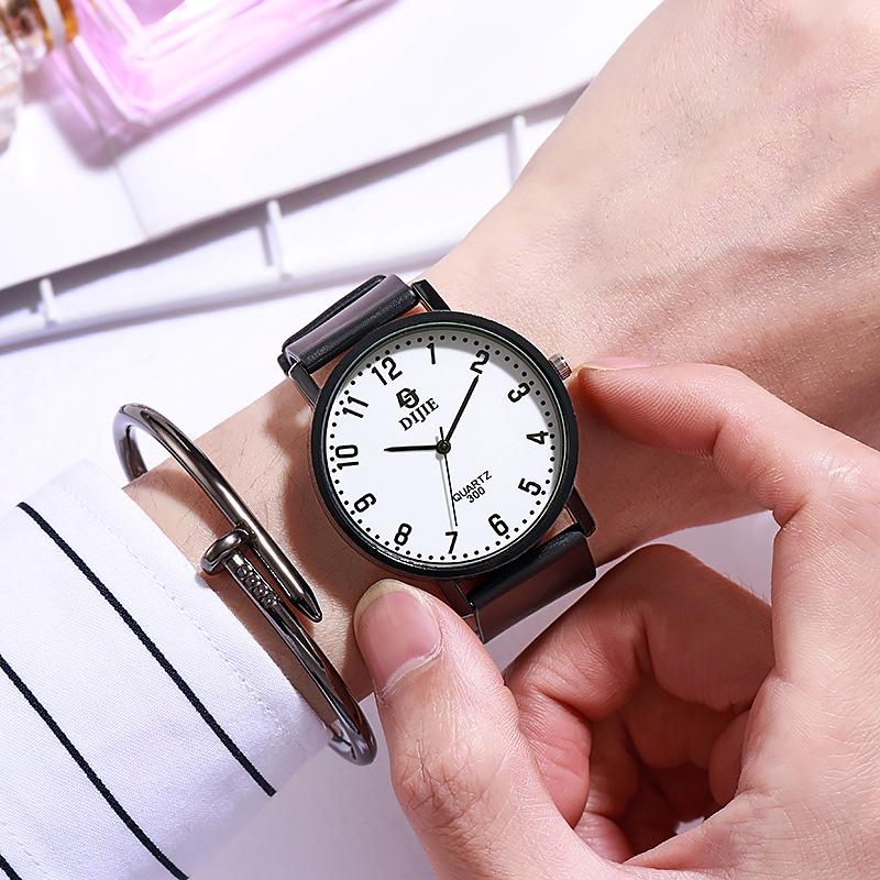 Nouvelle mode personnalisé minimaliste papillon numérique ceinture montre à Quartz ensemble femmes montre fluorescente étudiant montre