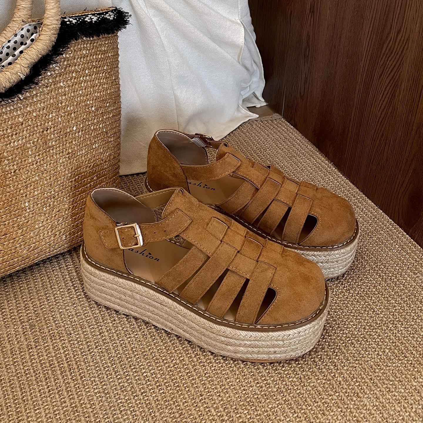 

Легкая повседневная ретро-сумка, римские сандалии на толстой подошве, женская летняя обувь 2025, новые крутые шлепанцы на платформе 40 коричневый