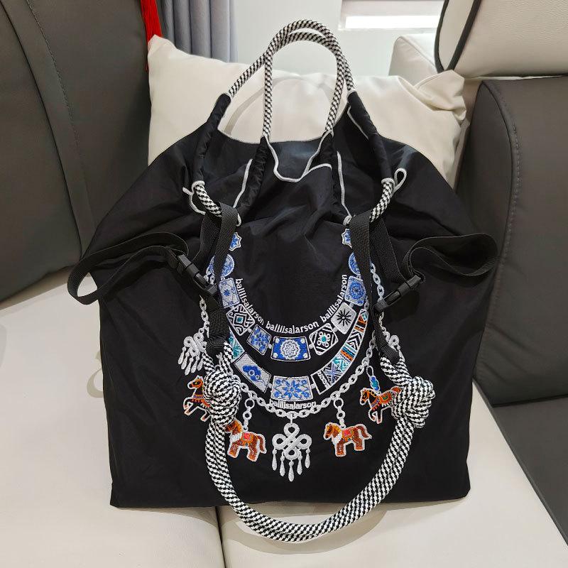 Individuell bestickte Canvas-Tragetasche - Große Umhängetasche für Handy & Einkäufe für Damen