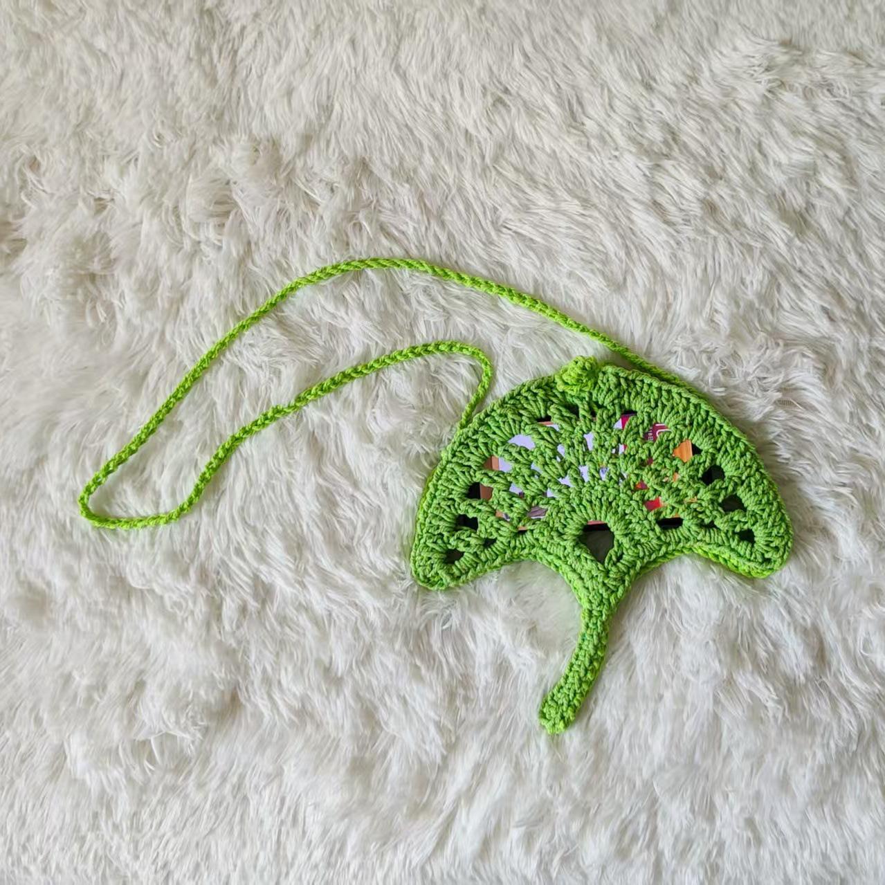 

Ginkgo Leaf Woven Cotton Rope Crossbody Beach Bag - Cute & Versatile Straw Phone Shoulder Bag зелёный