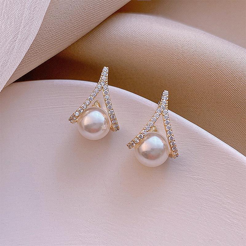 2024 Korean French Rhinestone Pearl Earrings for Women: Light Luxury, High-End Design
