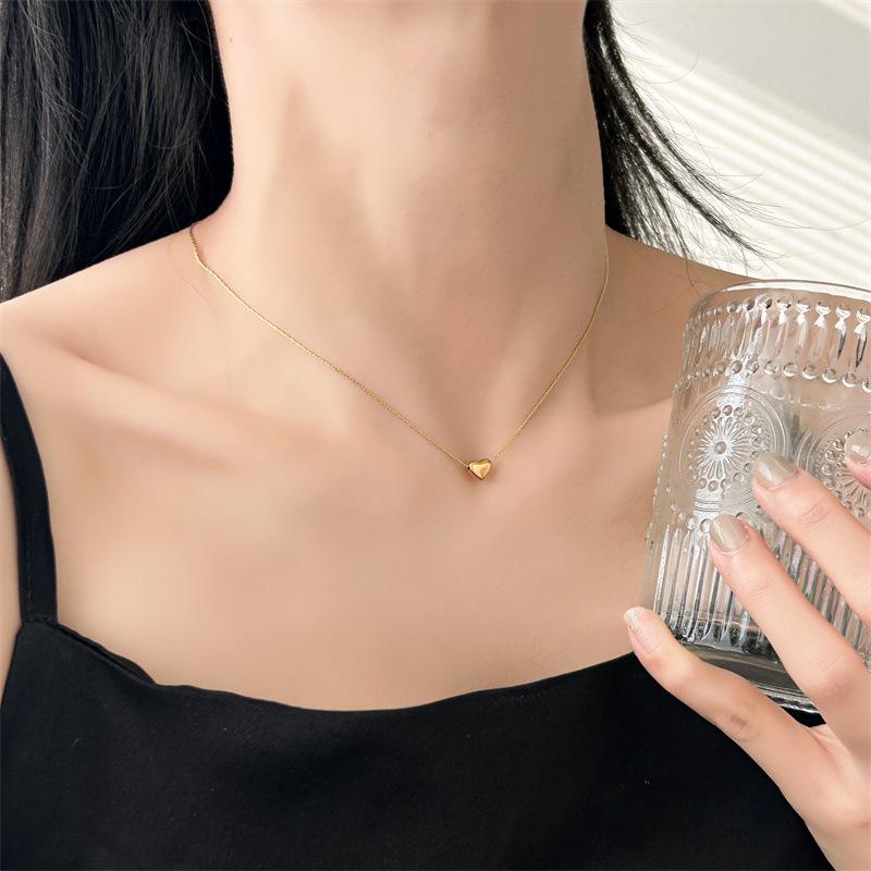 Love Heart Clavicle Necklace with Peach Heart Pendant