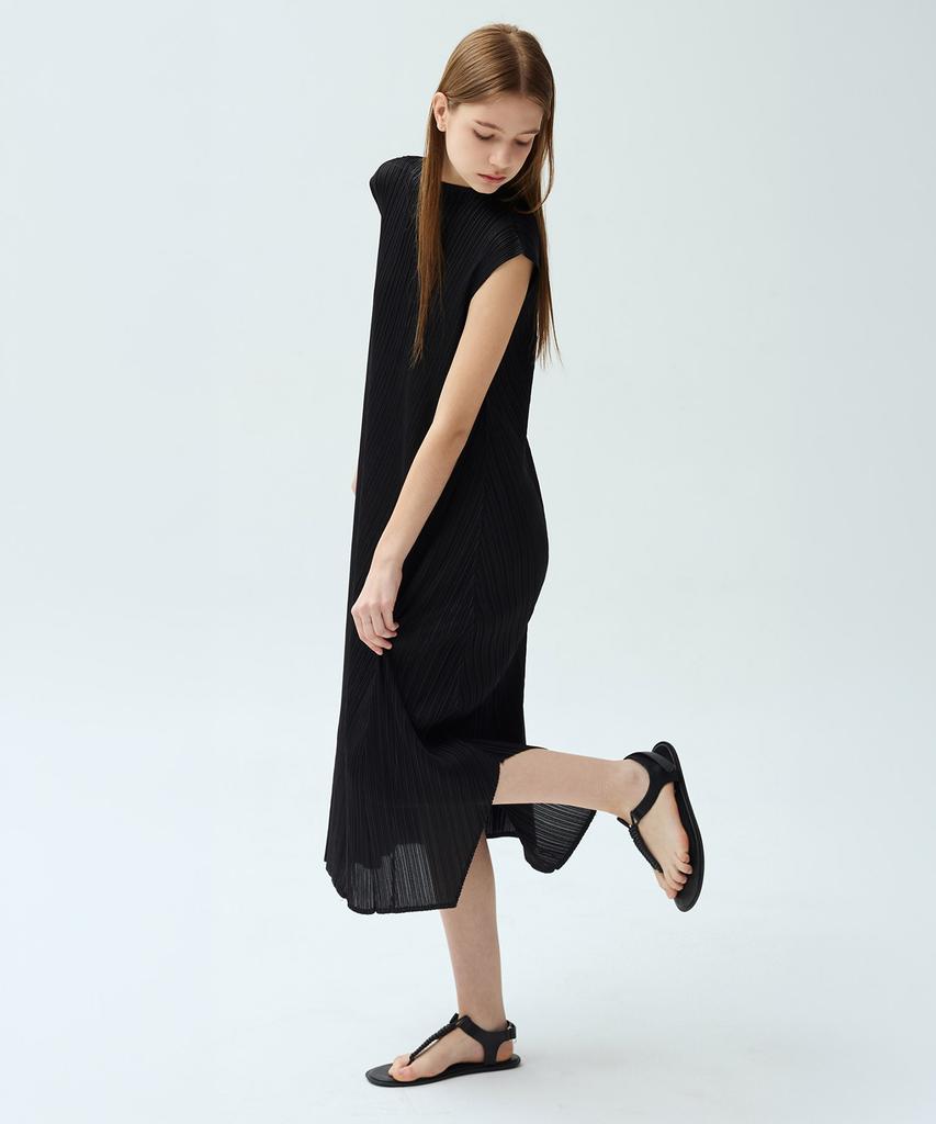 Waiowai Essential Slit Pleated Dress_2 Colors