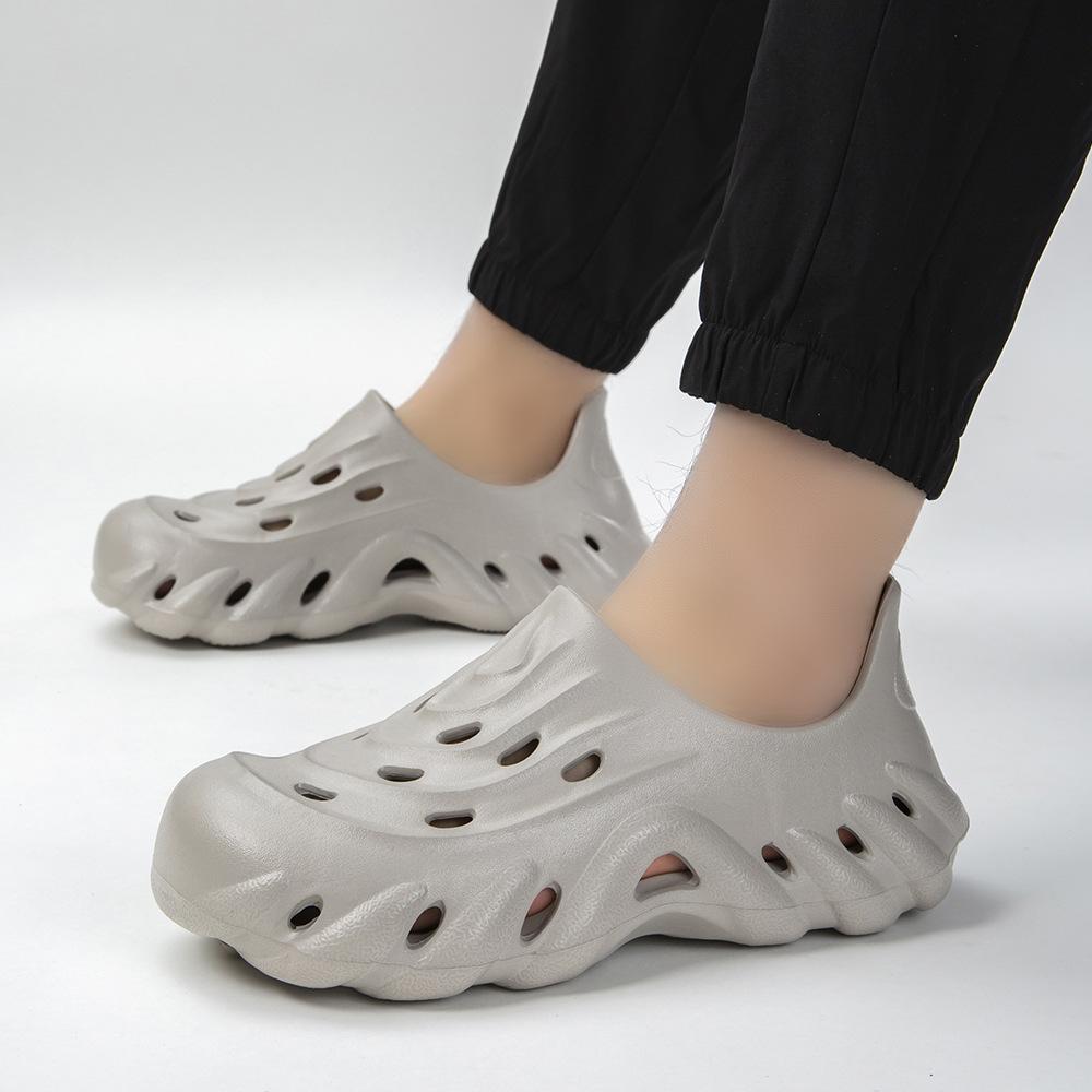 New shoes hole shoes casual sandals new light sports neutral sandals outdoor shoes