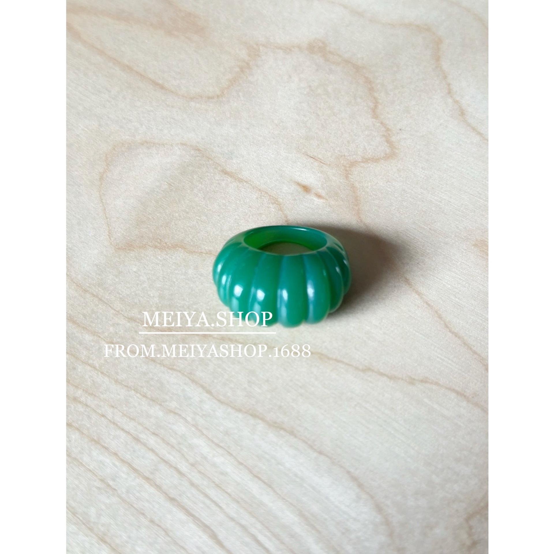 

Y2k Vintage Geometry Round Acrylic Ring Women Hip Hop Transparent Resin Hio Hop Finger Ring Temperament Charm Jewelry Gift Rings Size 7