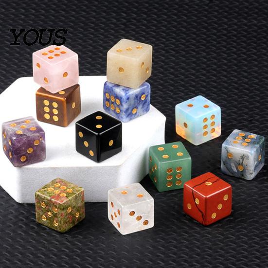 Dés Faits Main en Pierre Naturelle avec Points Dorés, Mini Dés en Cristal de Guérison Faux Sculptés pour Jeu, à 6 Faces pour Plateau de Jeu de Société Poli