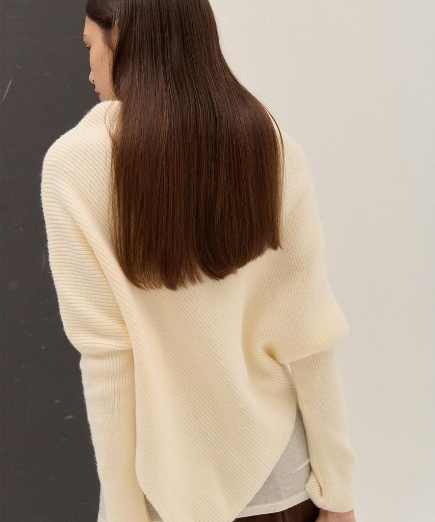 Peullobeu High Neck Knit Cape_Iv