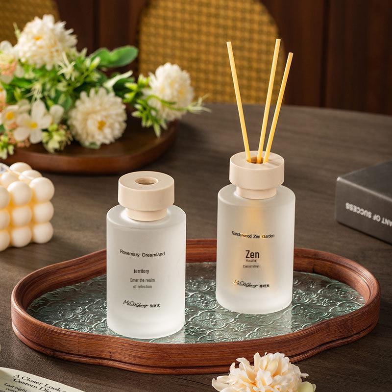 Rattan Aromatherapy Flameless Diffuser with Tea Scented Essential Oil - Long-lasting Indoor Fragrance Ornament, Ideal Birthday Gift.