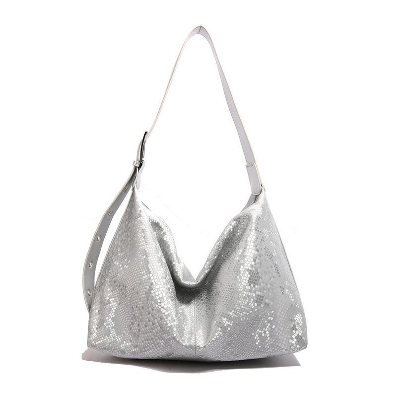 Bag women's new literary and retro high-end women's shoulder bag casual versatile commuting large-capacity portable women's bag