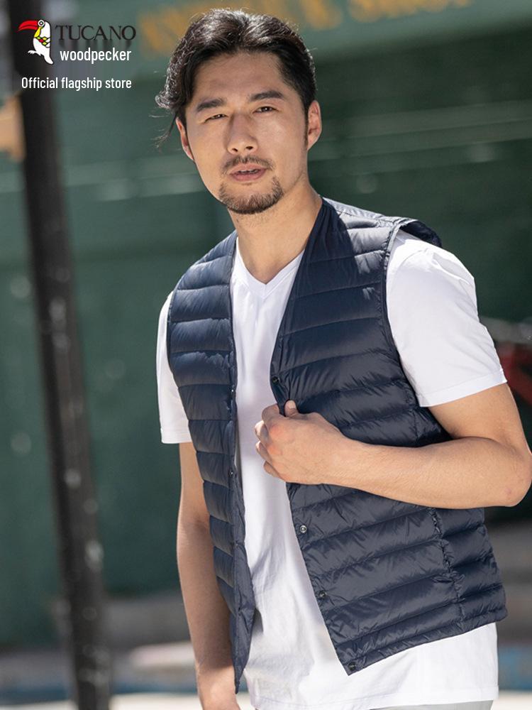 Men's 2025 Woodpecker Down Vest - Lightweight, Warm, Close-fitting Sleeveless Jacket for Middle-aged and Young.