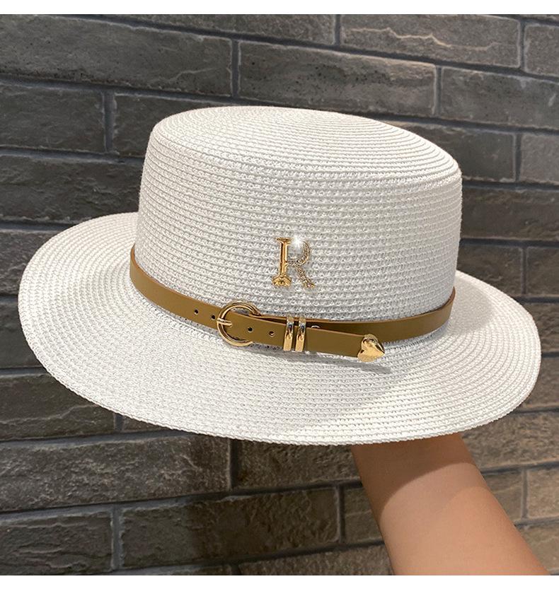 

Summer Flat Top Straw Hats for Women New Metal R Letter Fashionable Beach Sun Hat Females Elegant Holidays Boater Hat 56-58CM белый