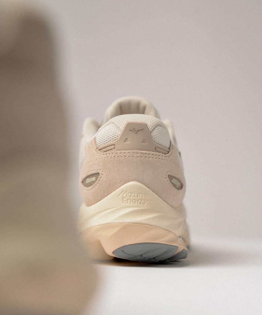 Mizuno (Unisex) Wave Rider Beta - White Sand:Ultimate Grey:Snow White / D1Ga330909