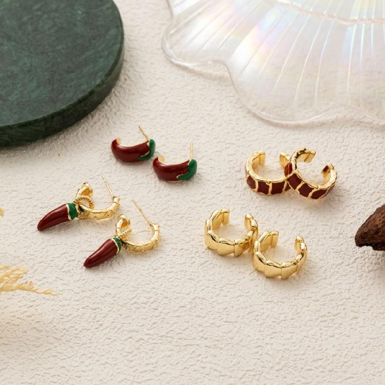 Eye Catching Chili Design Earrings Smooth Polish Finish Jewelry Piece Suitable For Sensitive Skin