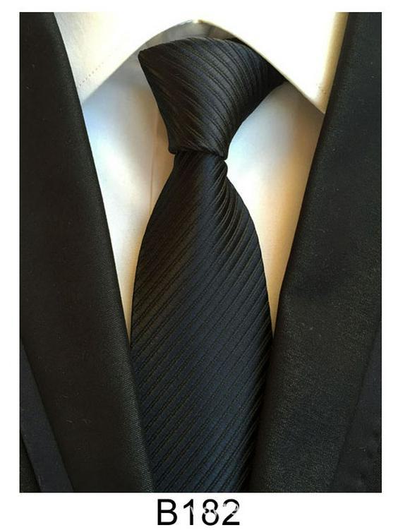 Cravate homme en soie et polyester faite main – Décontractée, formelle ou professionnelle