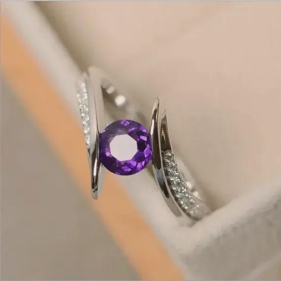 Fashionable European and American Zircon Rings: Elegant Women's Micro-Inlaid Design
