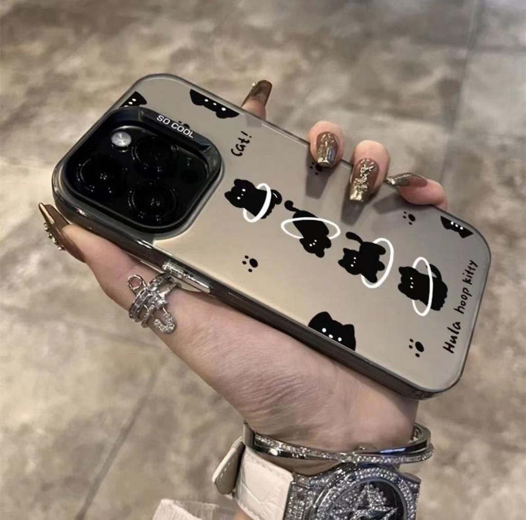The little black cat jumping circle is suitable for Apple 15 mobile phone case creative new iphone14promax simple 13 cartoon xr