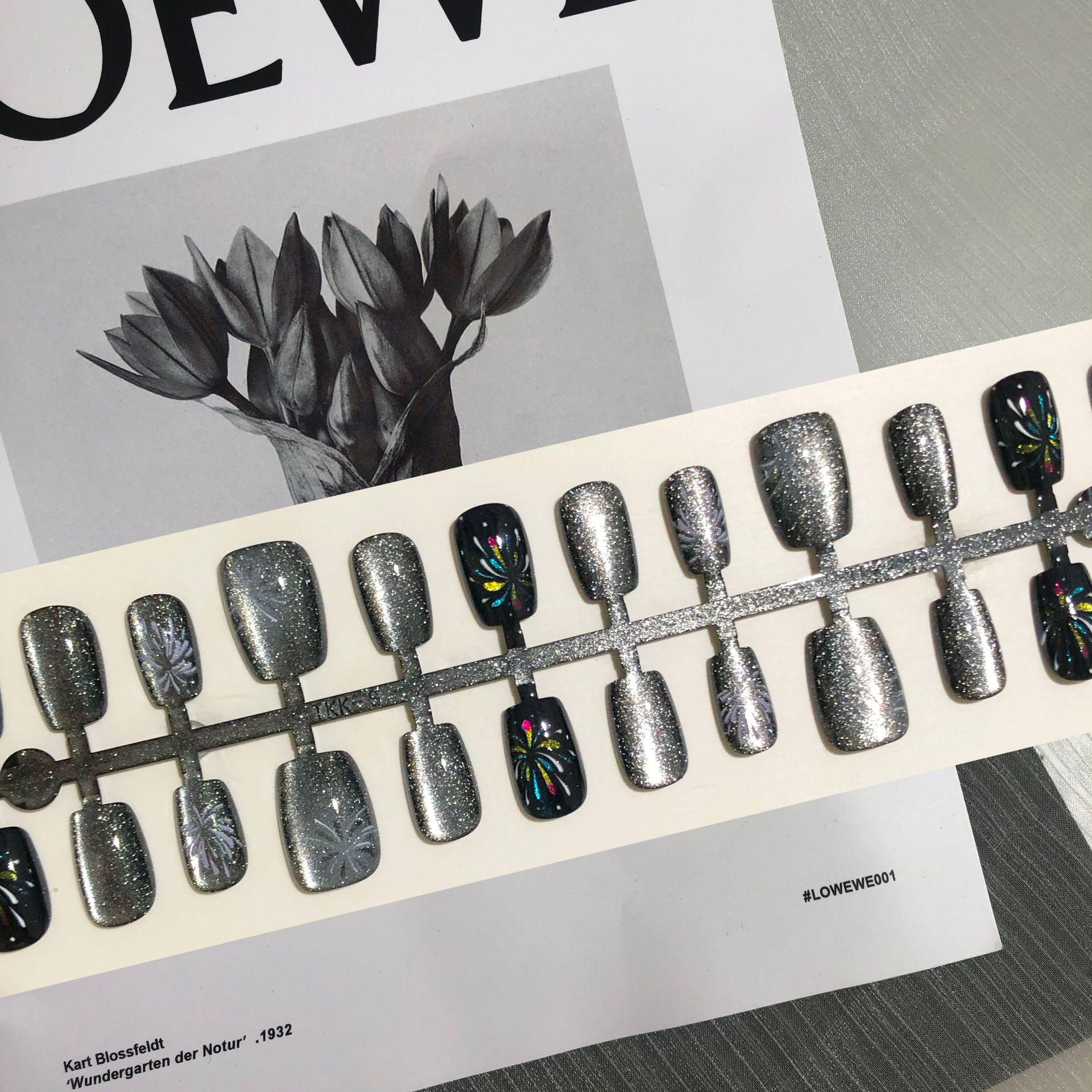 

Серебристые черные ногти «кошачий глаз» накладные с кристальными стразами - Панк-стиль, блестящий нейл-арт для образа ночного неба