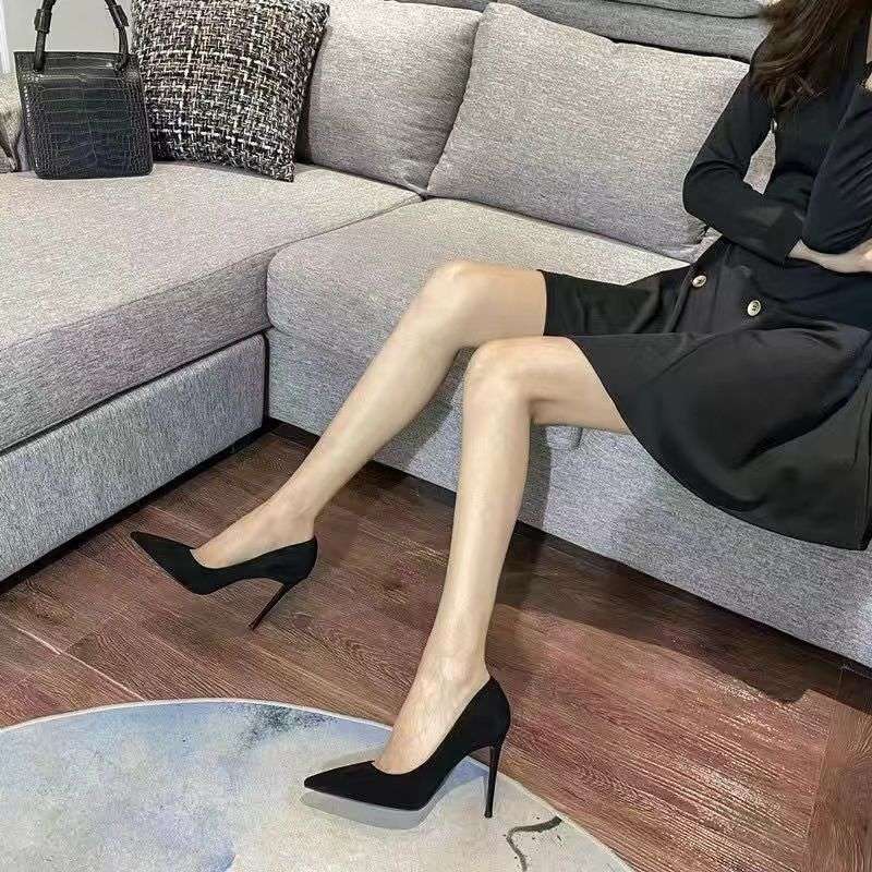 Pure desire black high heels women's thin heels 2025 autumn and winter new Korean version etiquette shoes single shoes commuter work shoes shallow mou