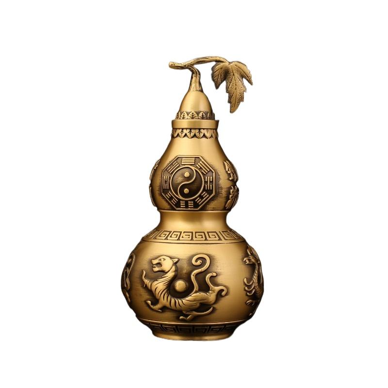 

1pc Metal Gourd Ornament Divine Beast Patterned Gourd Ornament Home Decoration Chinese Style Wine Cabinet Decor Metal Crafts 5x10cm