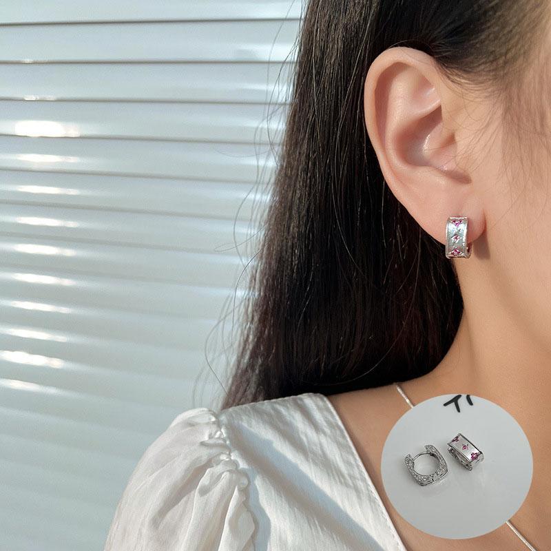 

Толстые серьги женского дизайна с циркониевой звездой и пряжкой