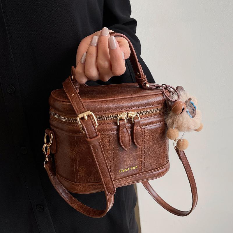 2025 Trend Simple Fashion Retro Maillard Hand Carry Box Bag Versatile Commuter Premium Messenger Women's Bag