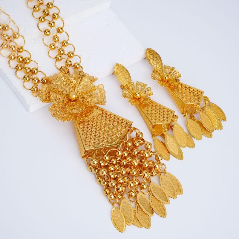 Набор серьги и колье с полыми цветами Дубай Европейские и американские Свадебные украшения