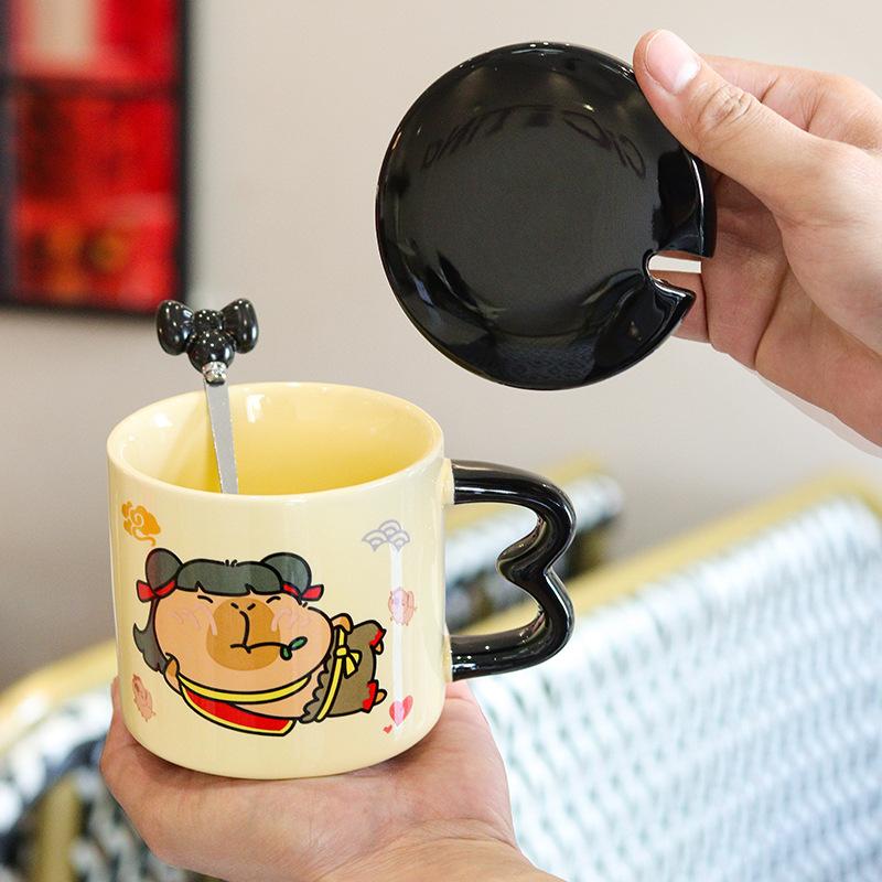 Kreativ och intressant Nezha-mugg med lock och sked med högt värde Hushållskoppar Söta keramiska koppar Vattenkopp Presentförpackningsset